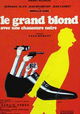 Le grand blond avec une chaussure noire