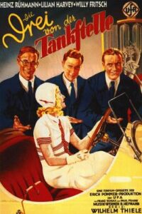 Drie met een benzinepomp (1930)
