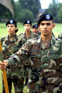 Kato apo t' astra (2001)
