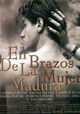 En brazos de la mujer madura