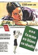 Une femme en blanc se révolte