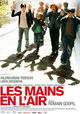 Les mains en l'air