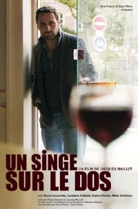 Un singe sur le dos
