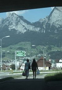 Hinter diesen Bergen
