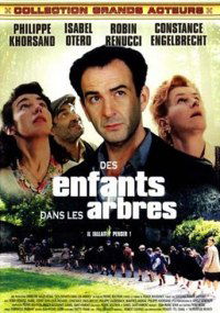 Des enfants dans les arbres