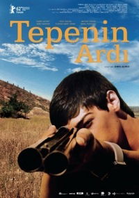 Tepenin ardi (2011)