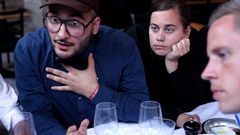 Verden venter (2014)