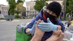 Zonder schoenen overleef je niet (2021)