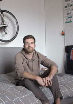 Pretend Student (2021)