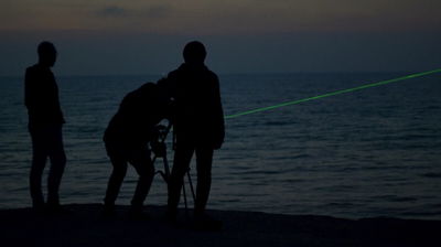 Vier vrienden op een platte aarde