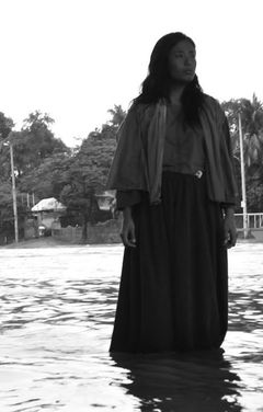 Elehiya sa Dumalaw Mula sa Himagsikan (2011)