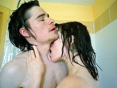 Comfortably Numb (2004)