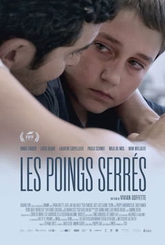 Les poings serrés (2023)