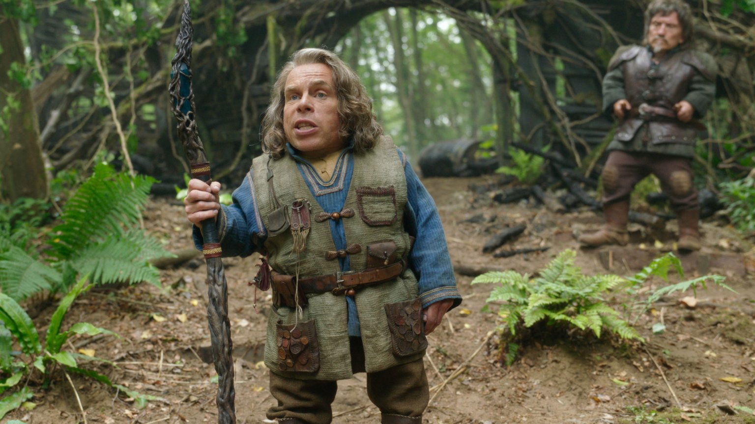 Disney+ onthult eerste beelden en releasedatum van 'Willow'-serie met Warwick Davis