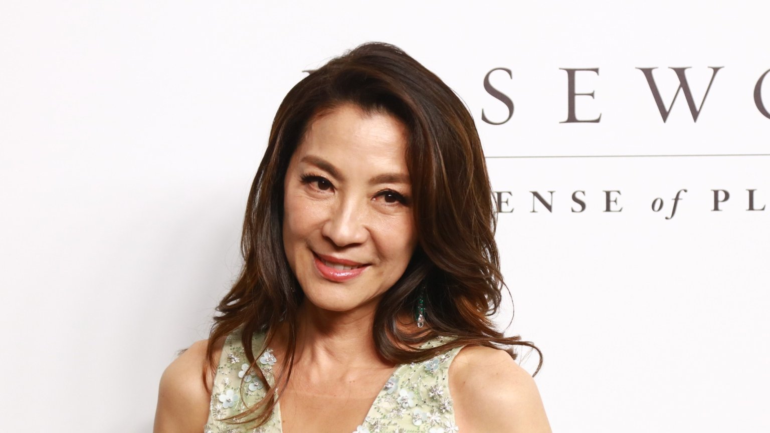 Michelle Yeoh krijgt hoofdrol in Netflix-serie 'The Brothers Sun' met Justin Chien