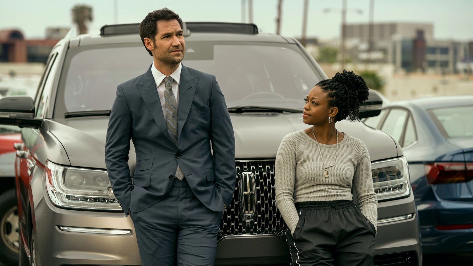 Netflix verlengt advocatenserie 'The Lincoln Lawyer' met een tweede seizoen