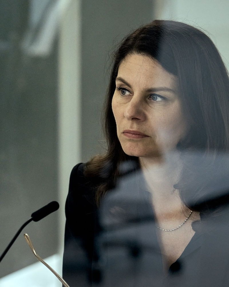 Rifka Lodeizen als Astrid Holleeder, via Videoland / Mark de Blok