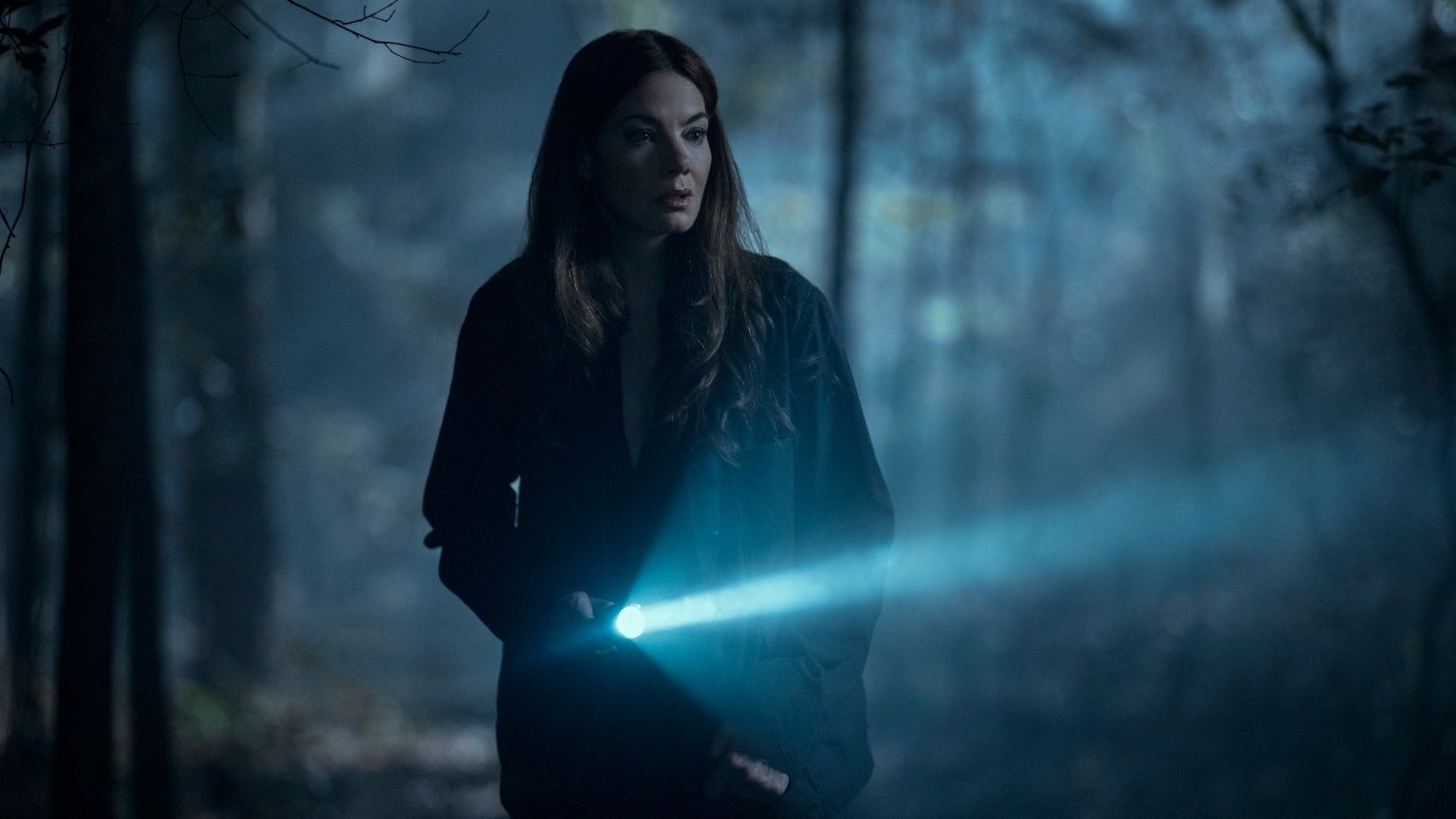 Netflix onthult trailer van nieuwe thrillerserie over tweeling die stiekem van leven wisselt