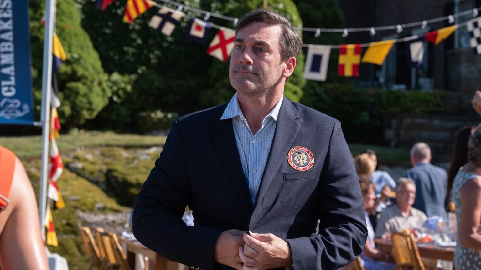 Jon Hamm schittert in de trailer van misdaadkomedie 'Confess, Fletch'