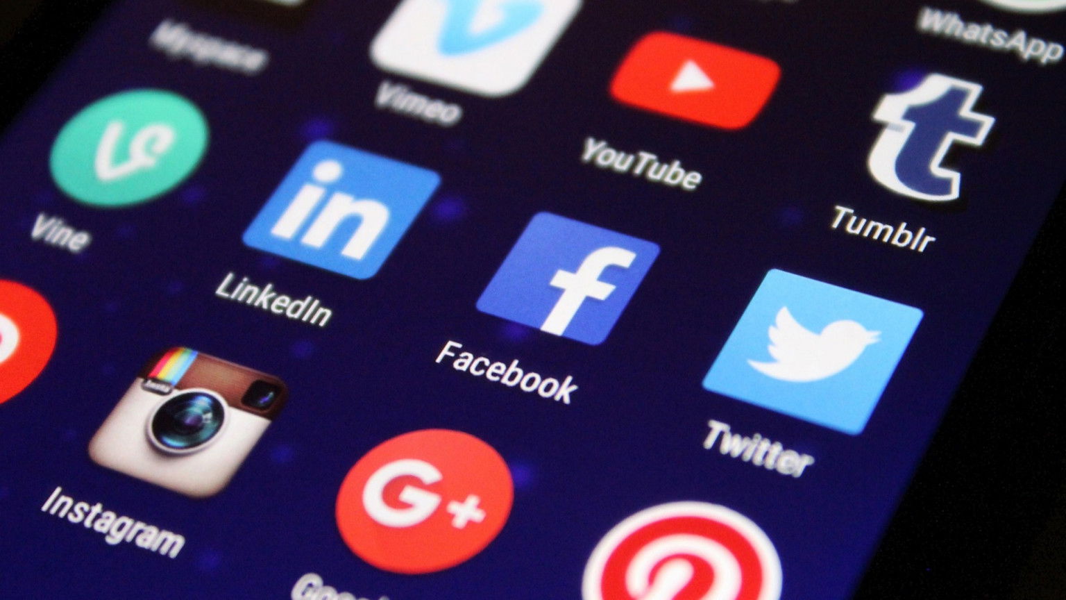 Disney+ stopt met reclames op Facebook