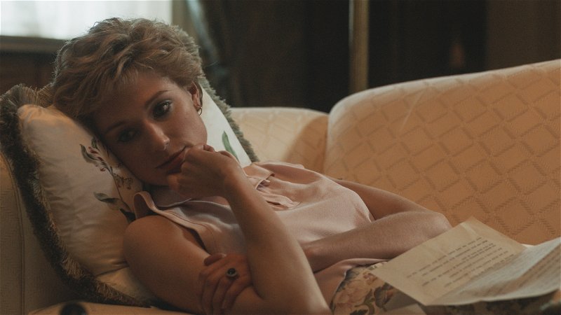 Elizabeth Debicki als prinses Diana, afbeelding via Netflix