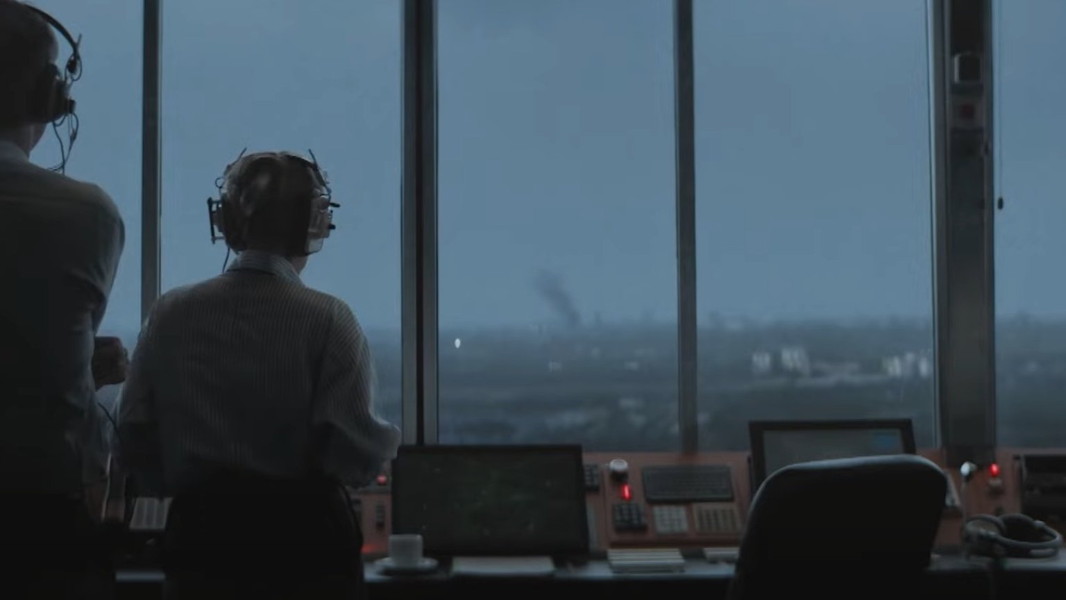 KRO-NCRV deelt de trailer van 'Rampvlucht', een serie over de Bijlmerramp