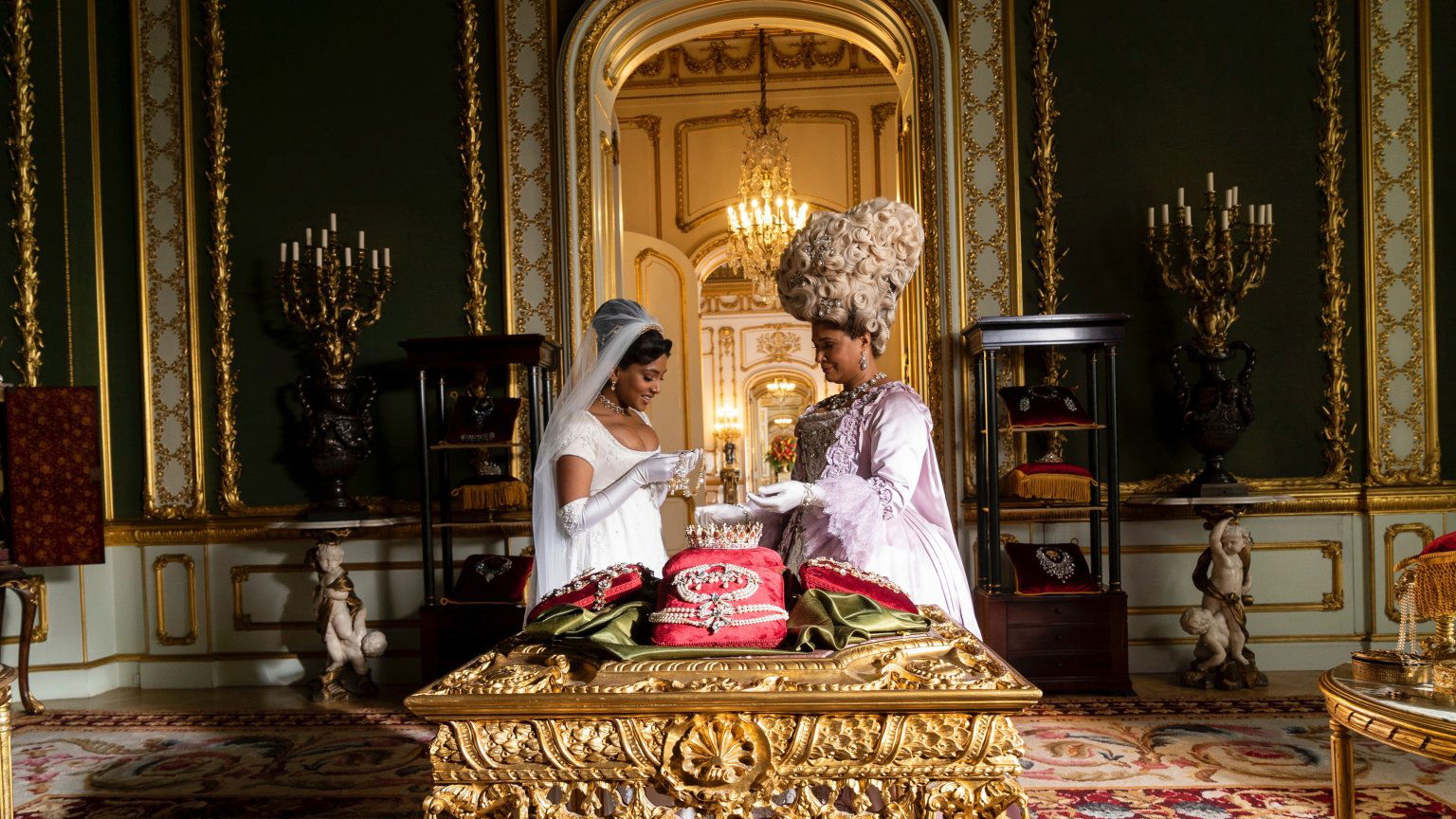 Eerste beeld van Netflix-serie 'Queen Charlotte: A Bridgerton Story' nu te zien