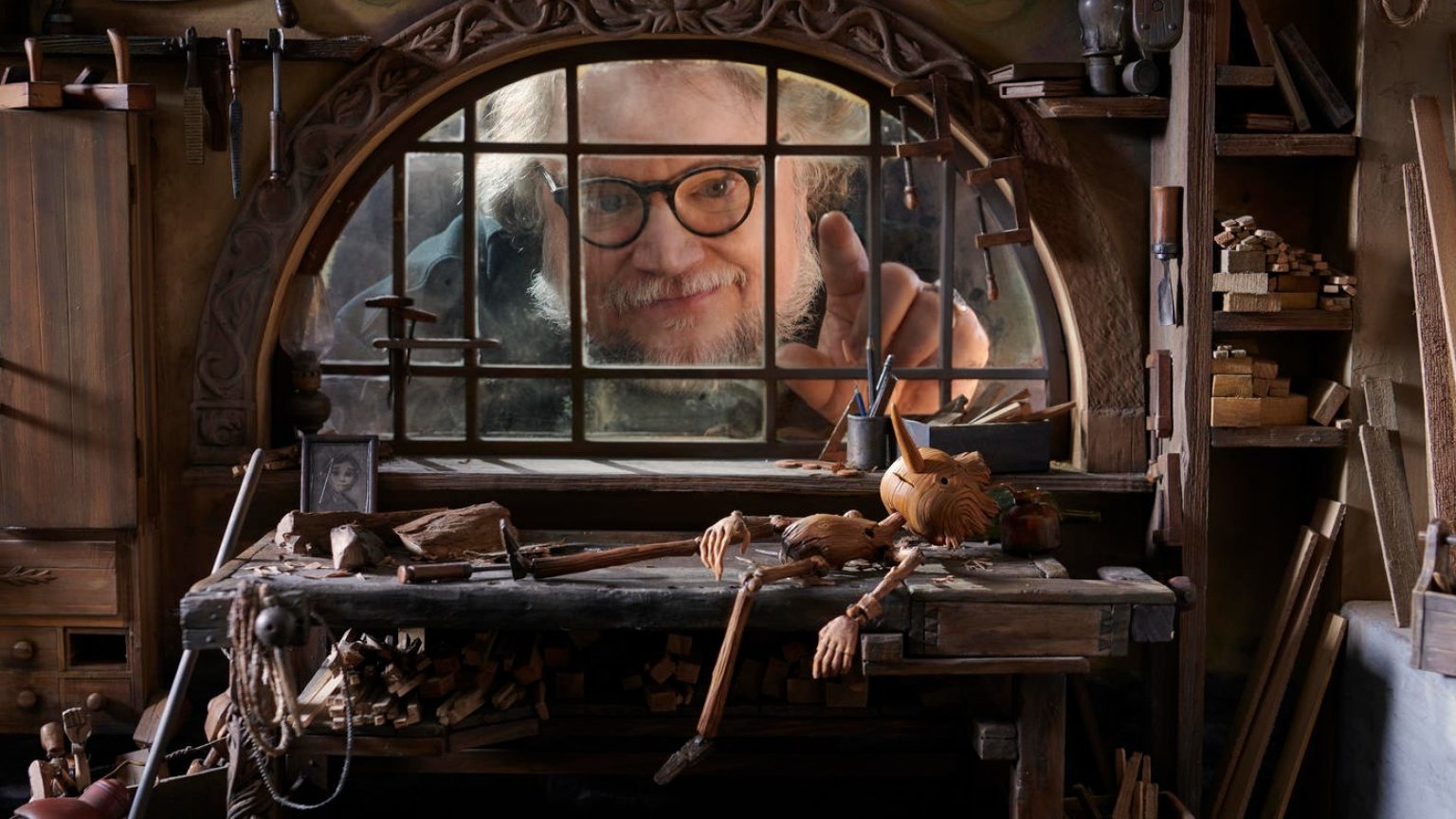 Guillermo del Toro neemt ons mee in de wonderlijke stop-motion-wereld van 'Pinocchio'