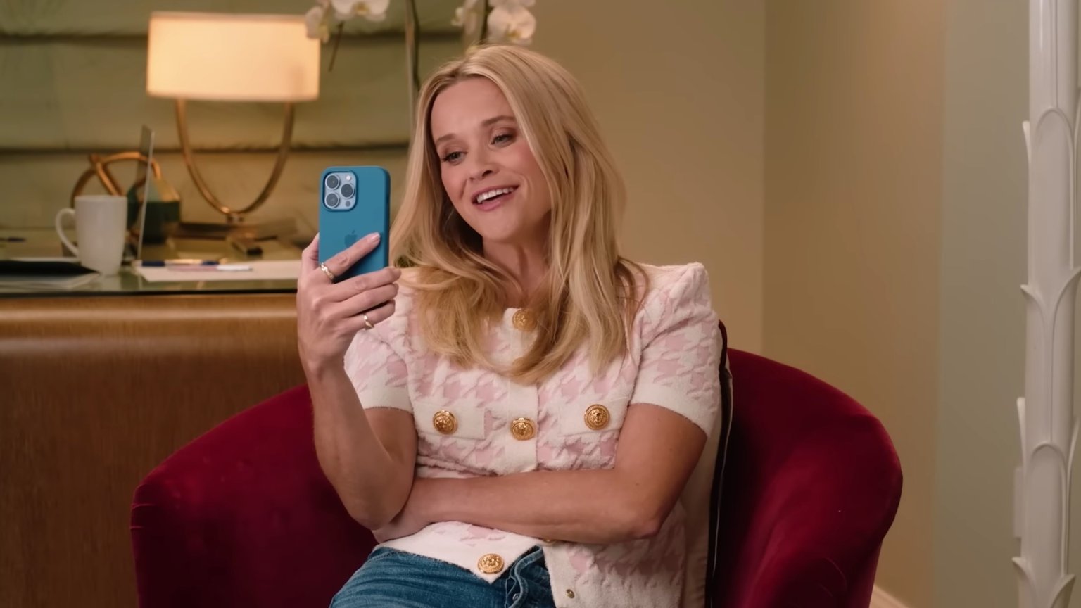 Reese Witherspoon en Ashton Kutcher verklappen releasedatum van Netflix-romkom 'Your Place or Mine'