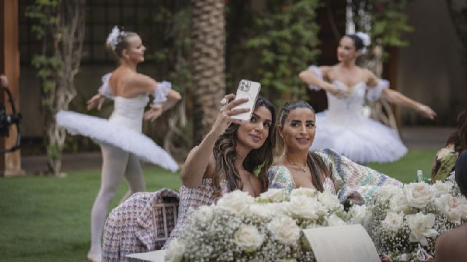 Glitter, glamour en heel veel geld in de trailer van nieuwe Netflix-serie 'Dubai Bling'