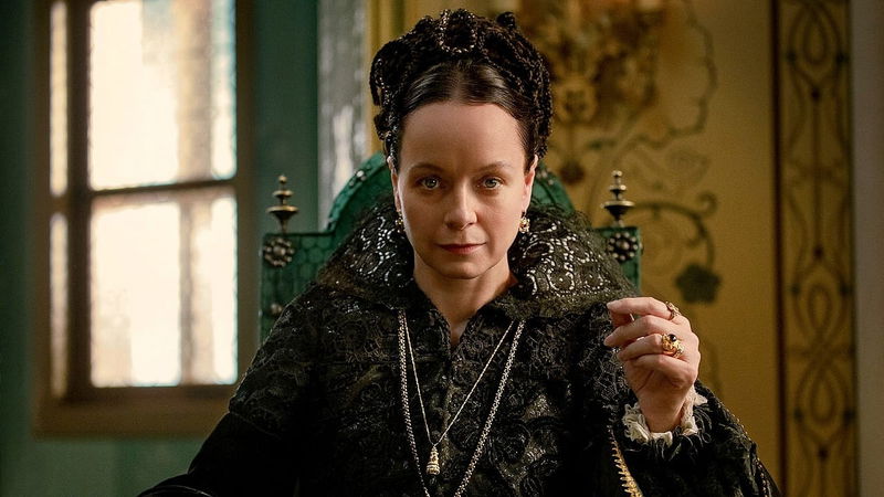 Still 'The Serpent Queen' via TMDb