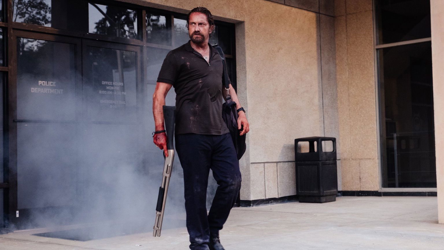 Gerard Butler moet een noodlanding maken in de trailer van nieuwe actiethriller