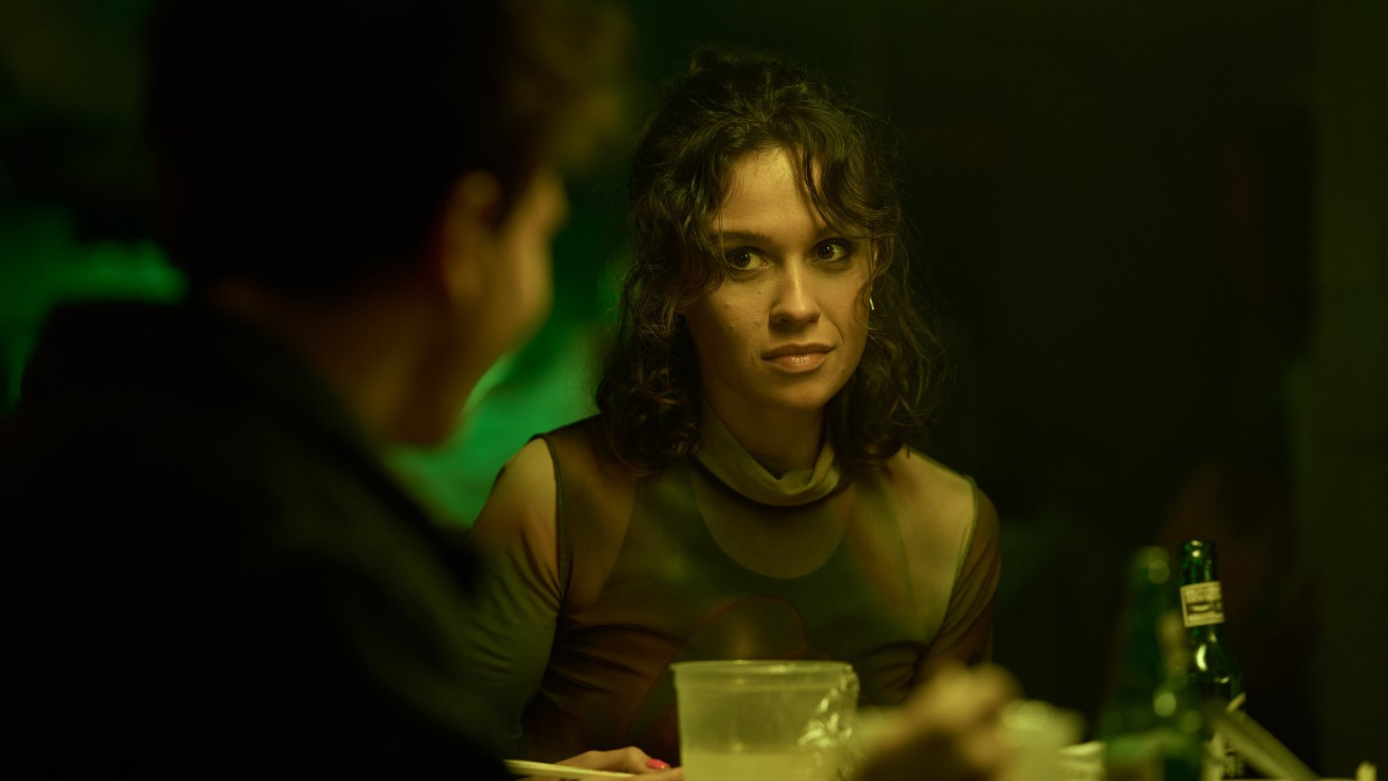 'The Takeover' op Netflix: alles over de Nederlandse actiefilm met Holly Mae Brood