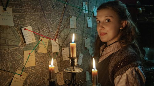 Henry Cavill en Millie Bobby Brown nu te zien op Netflix in 'Enola Holmes 2'