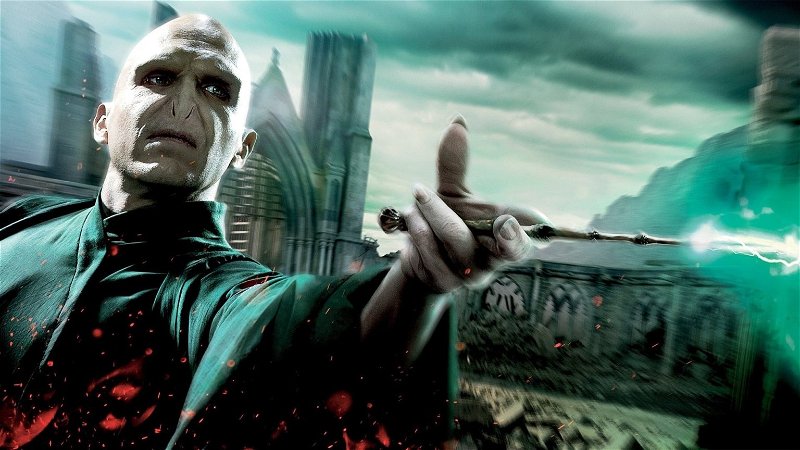 Ralph Fiennes staat te popelen om opnieuw in de huid van Voldemort te kruipen