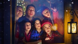 Kijkers verdeeld over zoetsappige kerstfilm op Netflix: 'Eén van de slechtste films ooit'