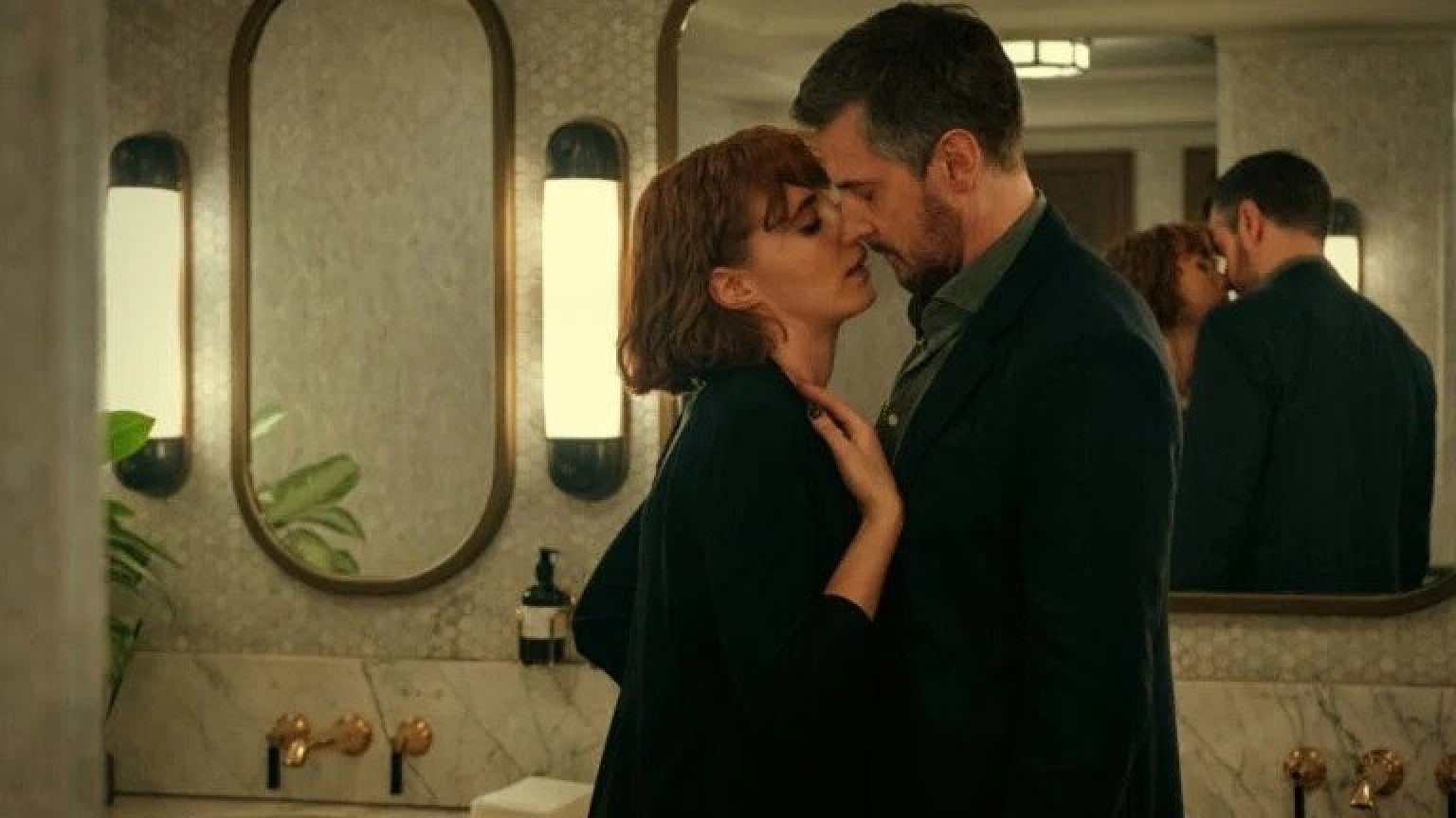 Netflix kondigt erotische miniserie aan met Richard Armitage
