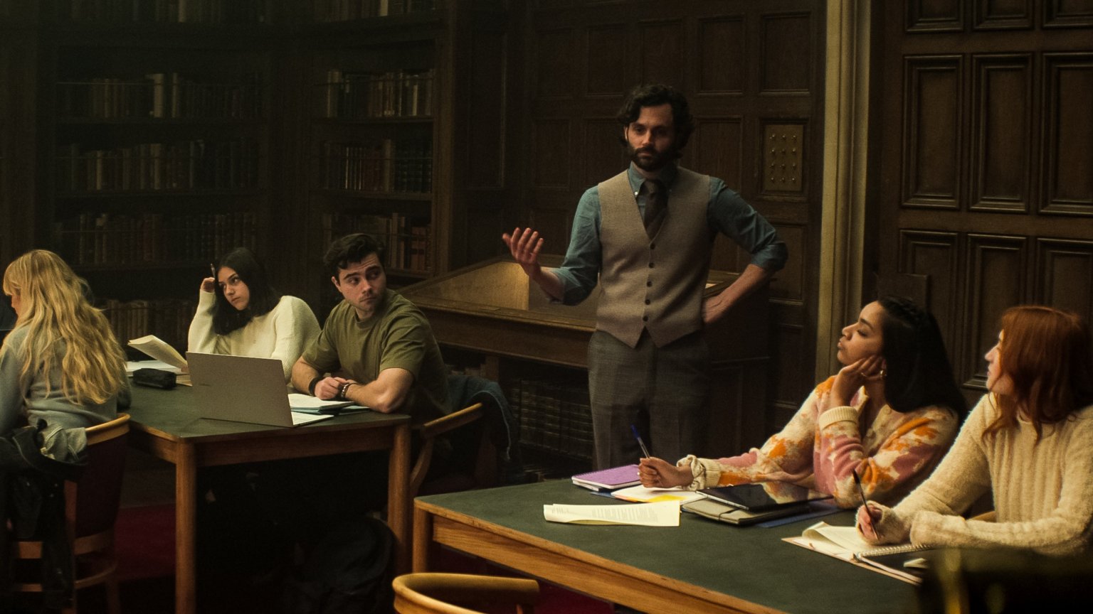 Netflix stelt ons voor aan reeks nieuwe gezichten in 'You' seizoen 4