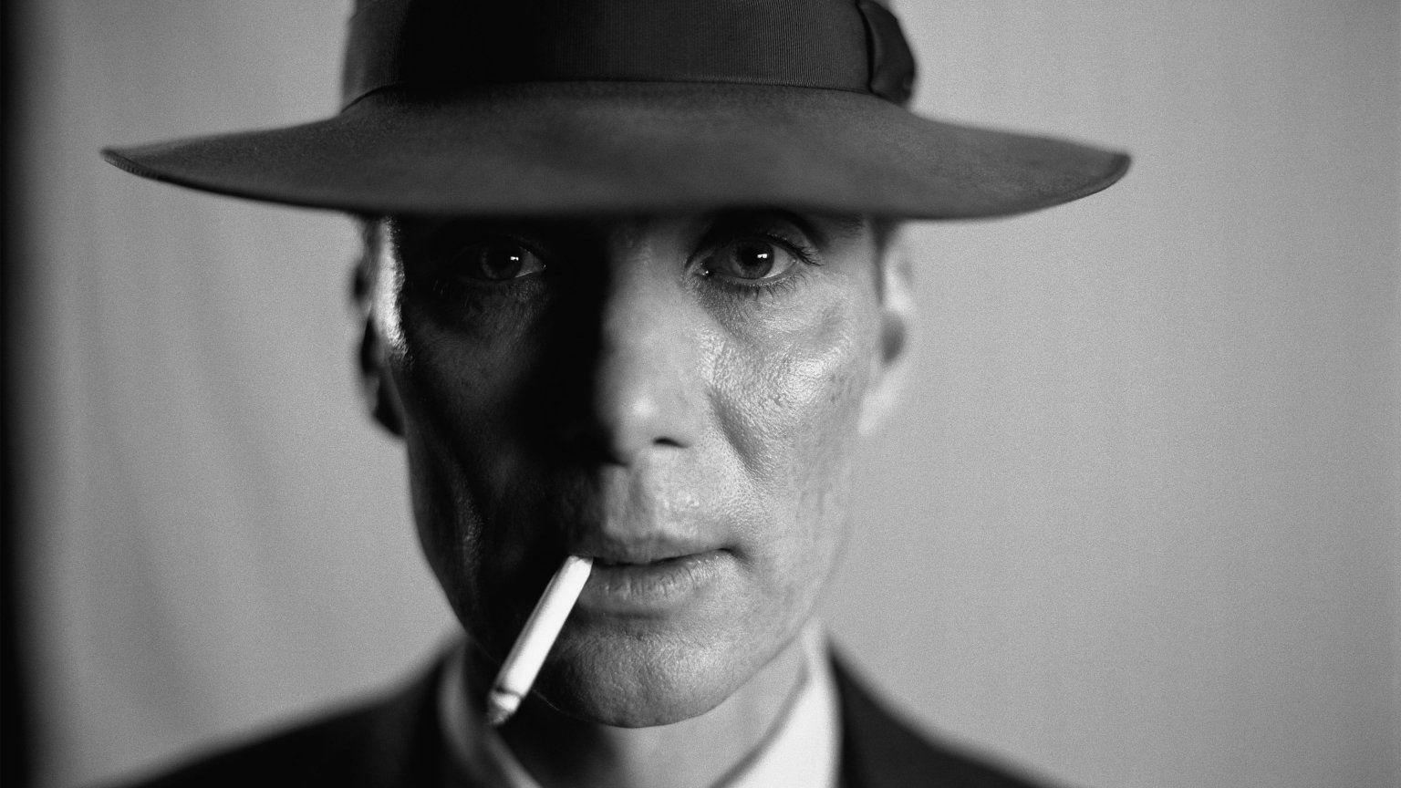 'Oppenheimer' trailer: Cillian Murphy vindt de atoombom uit in nieuwe Christopher Nolan-film