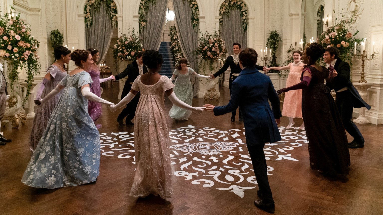 Netflix introduceert Arsema Thomas als Lady Danbury in 'Queen Charlotte: A Bridgerton Story'