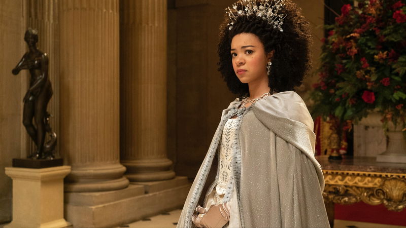 India Amarteifio als de jonge Queen Charlotte via TMDb
