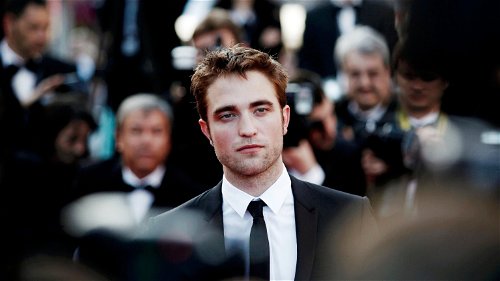 Robert Pattinson spreekt zich uit over de verraderlijke lichaamsstandaarden van mannelijke acteurs
