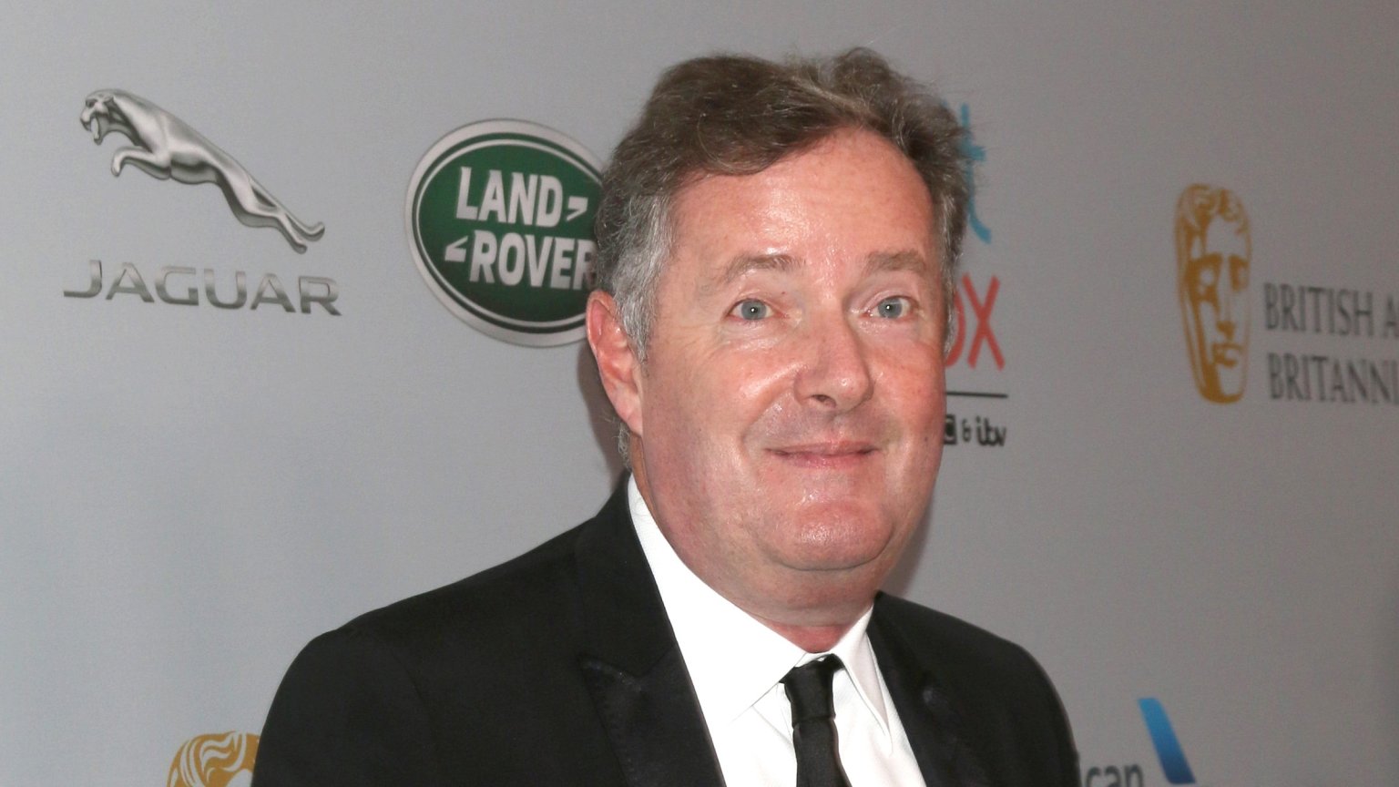 Piers Morgan beschuldigt Alec Baldwin van Hollywood-arrogantie te midden van zaak rondom 'Rust'-schietincident