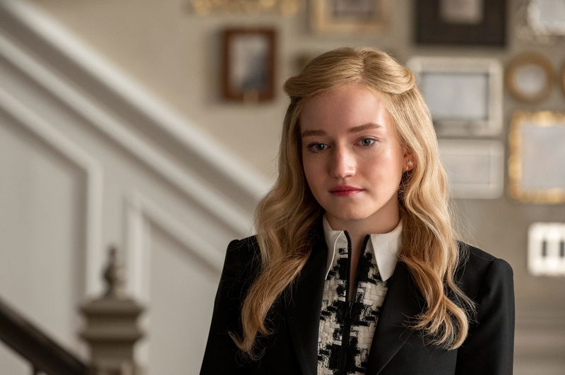 Julia Garner in 'Inventin Anna' via David Giesbrecht/Netflix © 2021