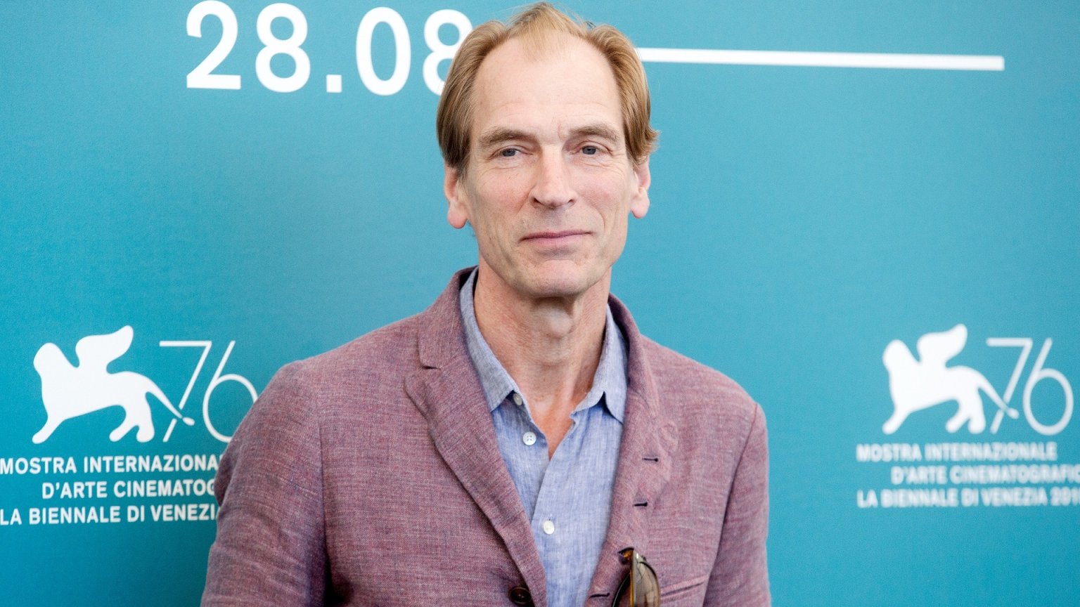 Acteur Julian Sands nog steeds vermist, politie komt met update na zoektocht van 11 dagen