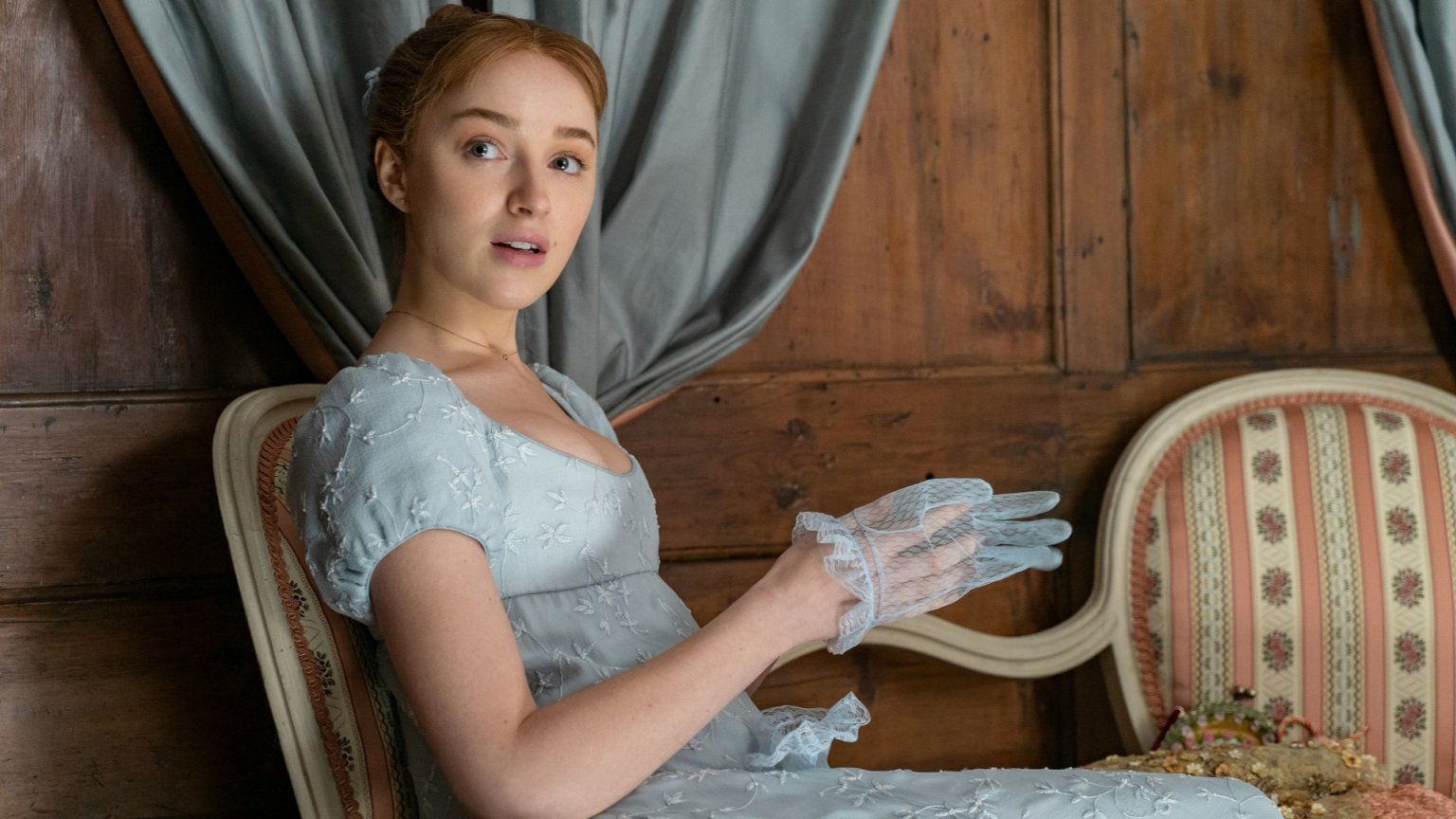 Bevestigd: Phoebe Dynevor vertrekt uit 'Bridgerton', zal niet te zien zijn in seizoen 3