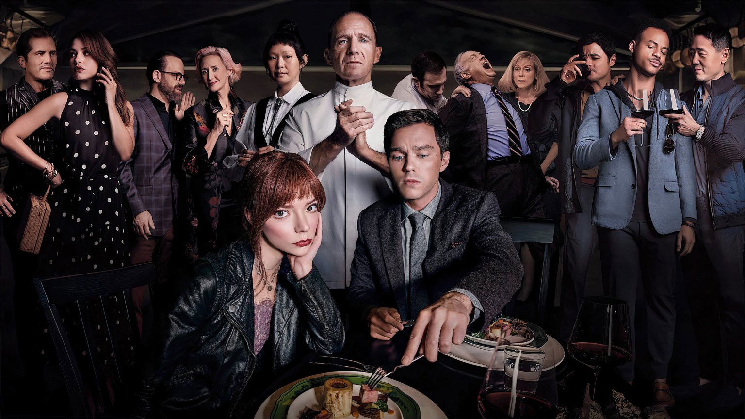 Horrorkomedie 'The Menu' met Ralph Fiennes nu te zien via Pathé Thuis