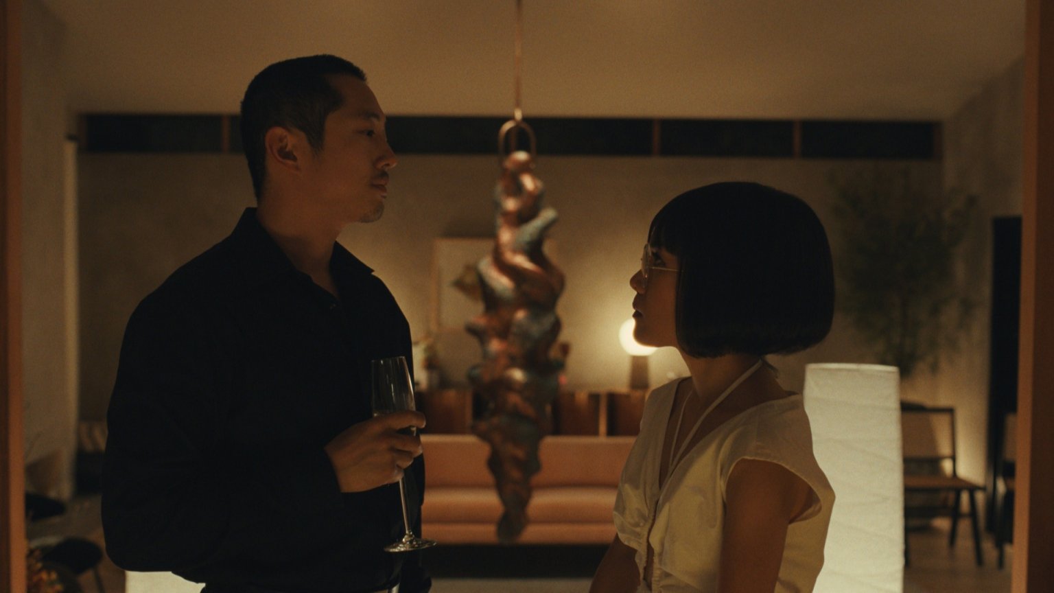 Netflix onthult eerste beelden en releasedatum van ontroerende serie 'Beef'
