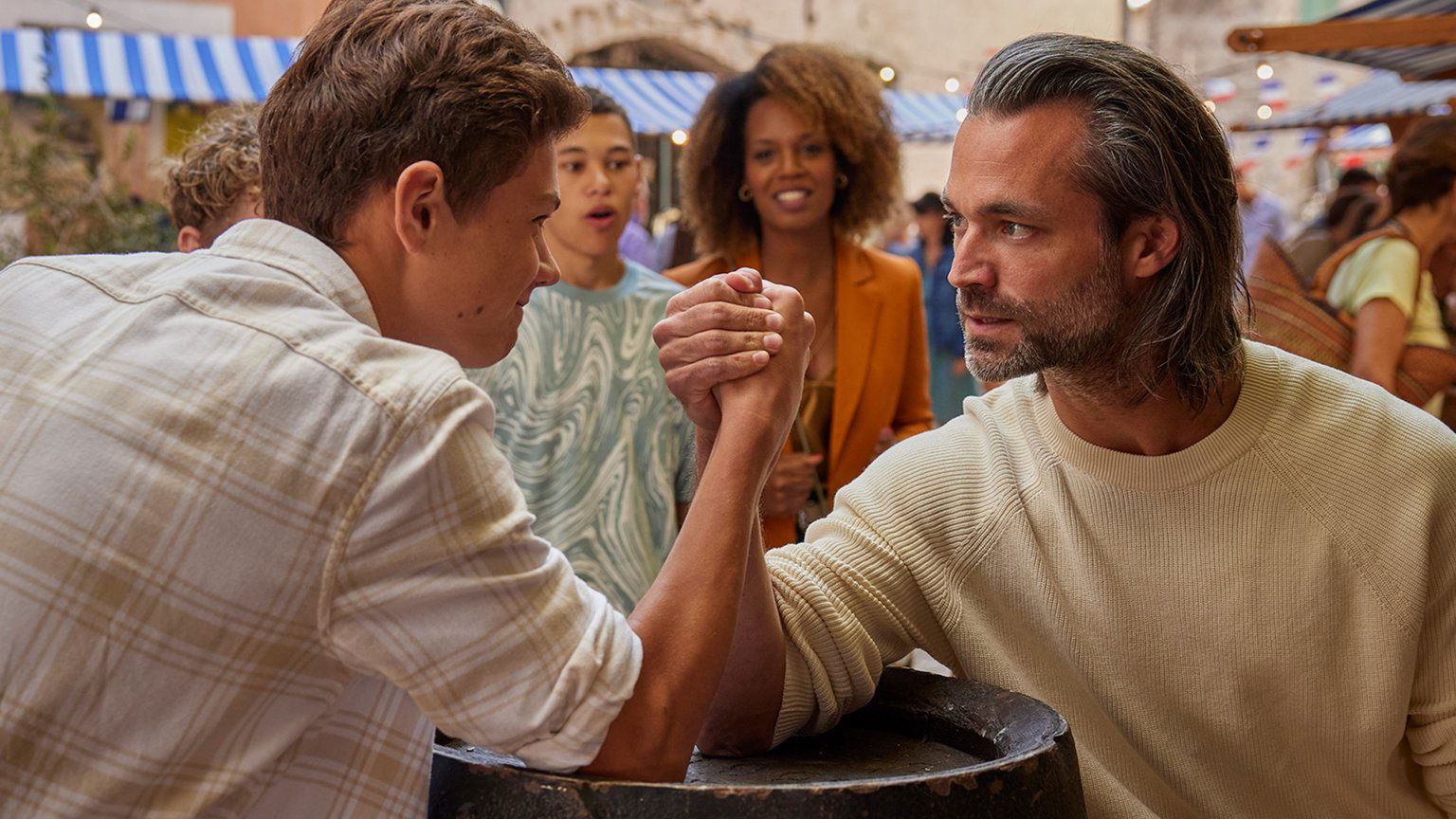 'Zomer in Frankrijk' trailer: zomerse romkom met Jan Kooijman vanaf april te zien