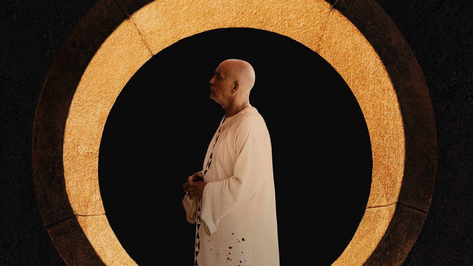 Nieuwste film vermiste acteur Julian Sands vanavond in première, co-ster John Malkovich bespreekt hechte band